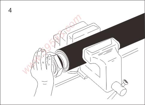 接頭用力忘軟管內按，使接頭插入軟管內